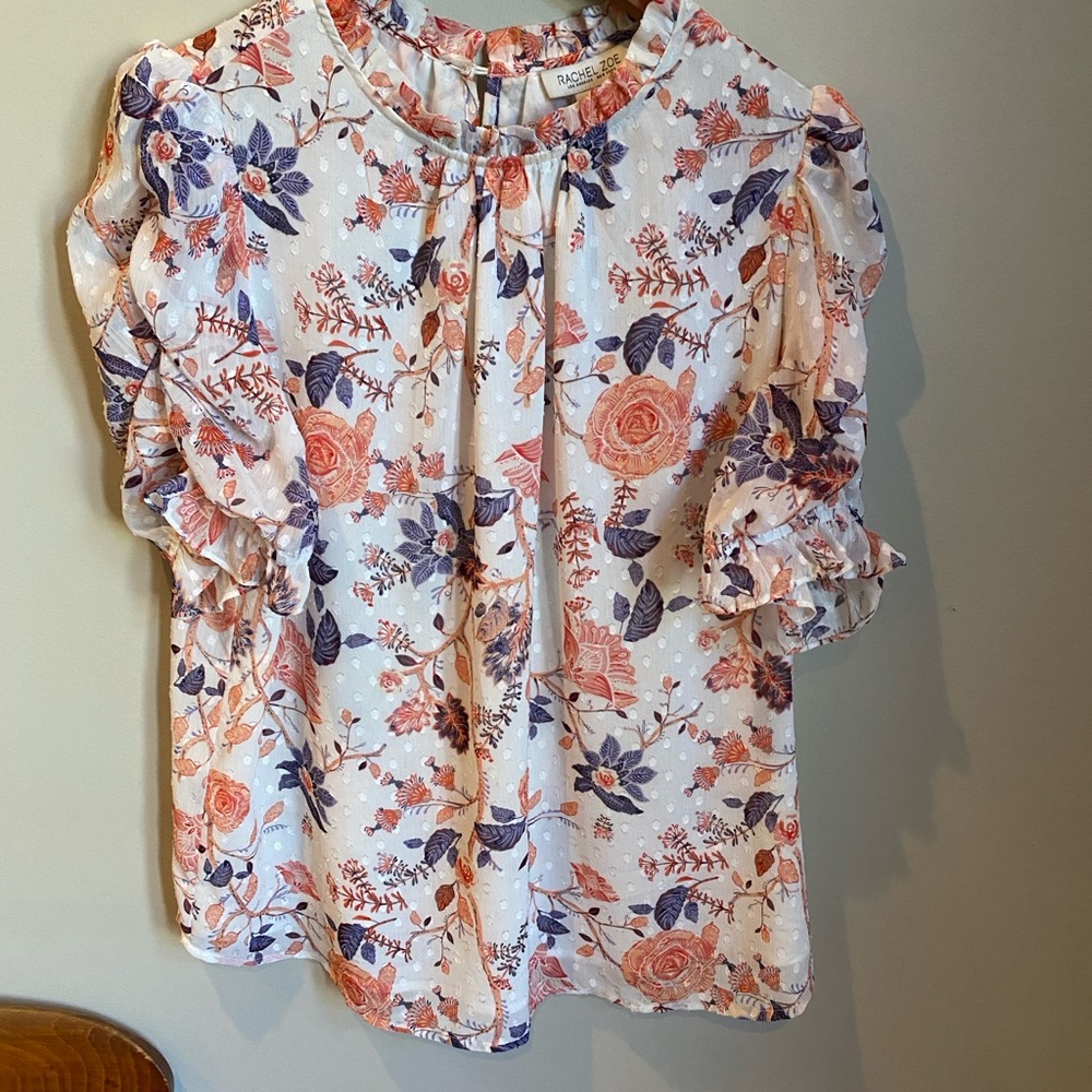 Gorgeous Floral Ruffle Sleeve Top size medium